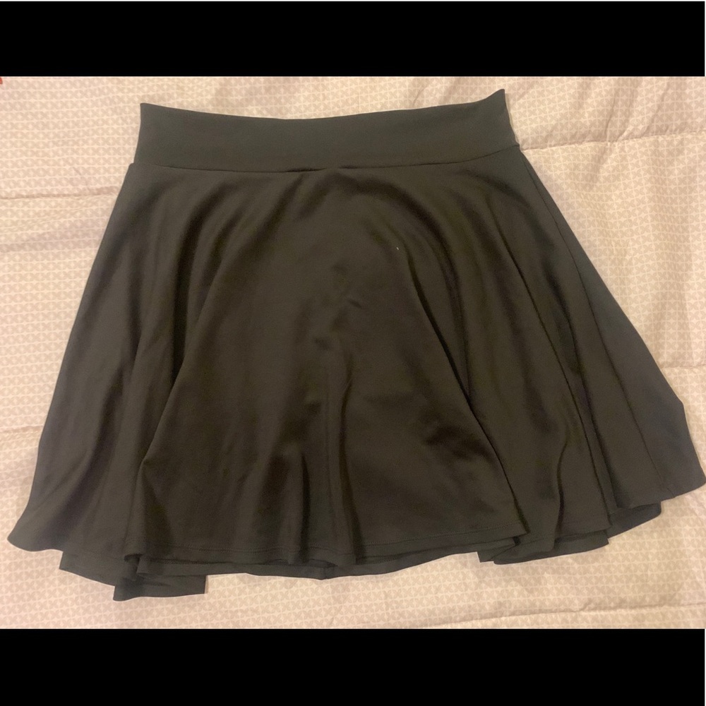 Black skater skirt